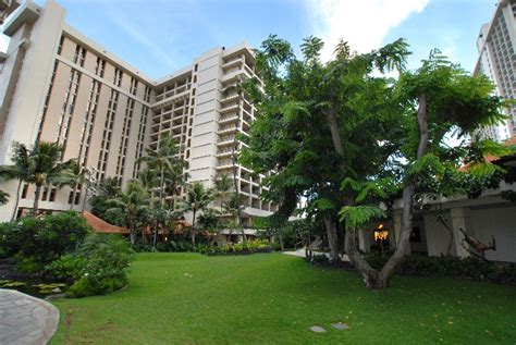 Oahu Resort Hotels And Condos Hilton Hawaiian Village
