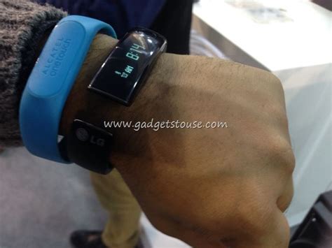 Lg Lifeband Touch Hands On Quick Review Photos And Video Gadgets To Use