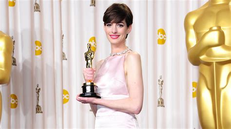 Anne Hathaway Wasn T Happy When She Won Her Oscar In 2013