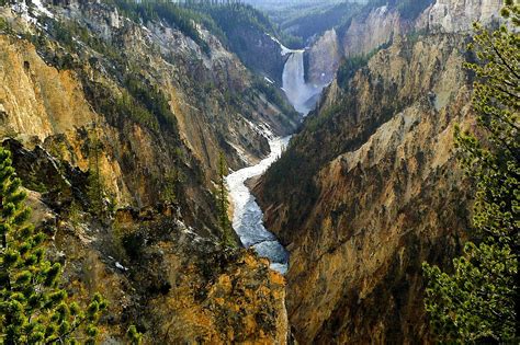 Spectacular Canyons In Yellowstone National Park Yellowstone Trips