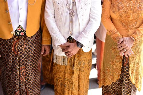 Indonesian Traditional Clothing Worldatlas Chegospl