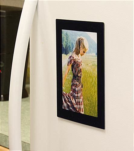 Magnetic Frame For 8 X 10 Photographs Portraits And Signs