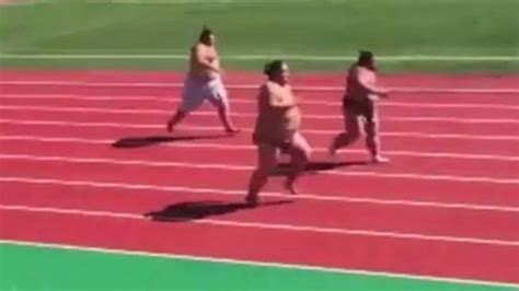Sumo Wrestler Compete In The Fattest Race In The World Youtube