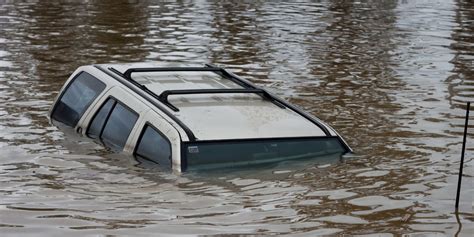 Flash Flooding In Texas Submerged Cars In Rainwater Narcity