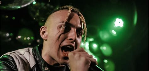 He released his first album euroz dollaz yeniz in november 2014 and made his first tour in europe in february 2015. Tommy Cash: "Quero tornar-me numa espécie de David Bowie ...