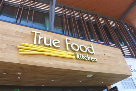 True food's seasonal menu is guided by the principles of dr. True Food Kitchen comes to Palo Alto! | Well-Traveled Wife