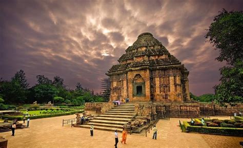 15 Famous Historical Places To Visit In India 2023