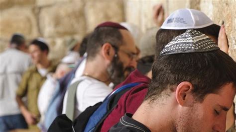 Jewish Skullcaps In Berlin Leader Advises Against Wearing Kippah After
