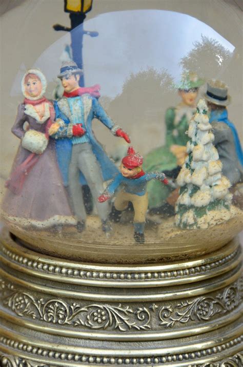 Vintage Holiday Snow Globe Christmas Decor Franklin Mint Snowy