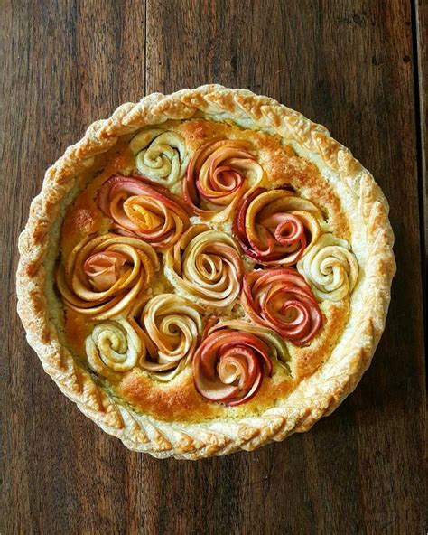 15 Beautiful Pie Designs That Are Too Pretty To Eat