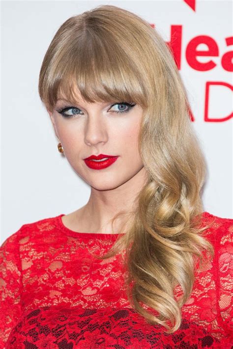 Taylor Swifts Best Beauty Looks Her Hair Festivals And Colors