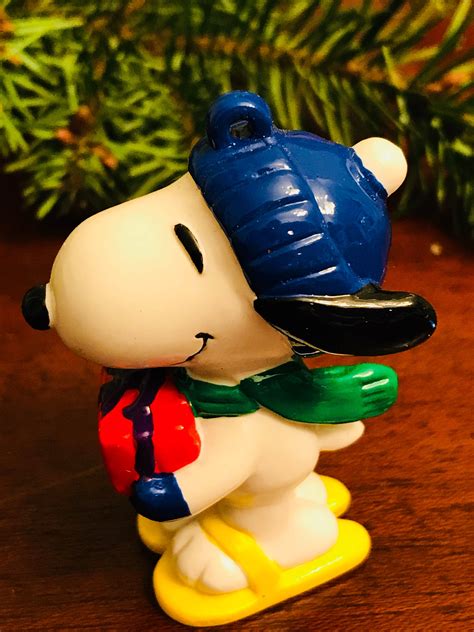 Vintage Snoopy Ornament Snoopy With Ts Peanuts Figurine Snoopy