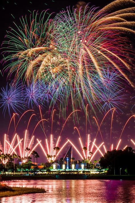 The best nighttime show and fireworks viewing spots at Disney World are