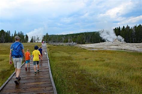 First Timers Guide To The Upper Geyser Basin In Yellowstone Map And Tips