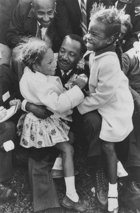 Dr Martin Luther King Jr With Two Young Children · Wustl Digital