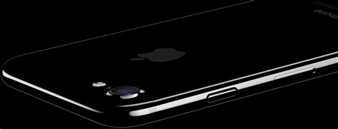 Both are anodized aluminum and glass, with minimized antenna lines and lightning. Apple recommends using a case with Jet Black iPhone 7