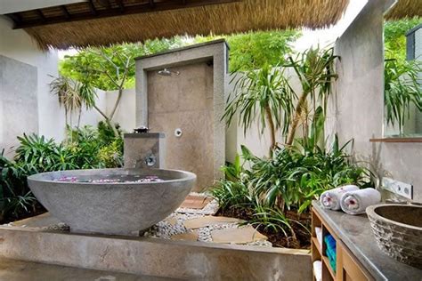 Sublime 9 Fantastic Jungle Bathroom Decoration Ideas That Makes Your