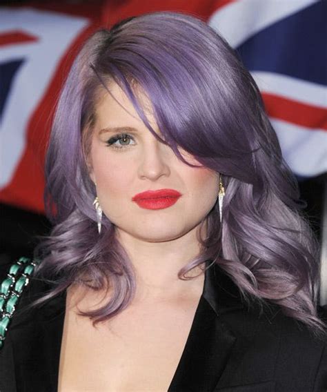 Kelly Osbourne Medium Wavy Purple Hairstyle Kelly Osbourne Hair Damp