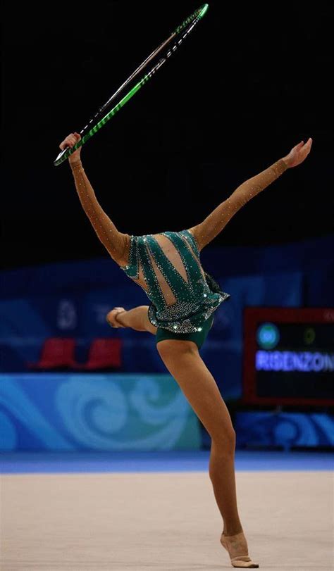 Just An Illusion 166 Perfectly Timed Photos Gymnastics Photography
