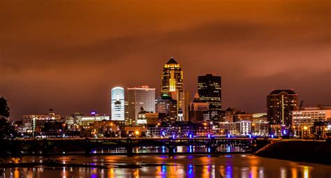 Des Moines Iowa Big City Charms Small Town Hospitality