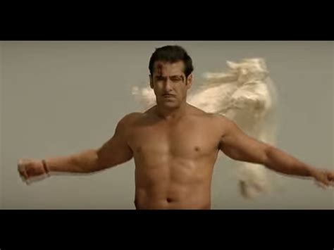Shirtless Moments Of Salman Khan Which Stole The Hearts Of Million Get The Look