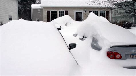 Blizzard Dumps 2 Feet Of Snow On New England