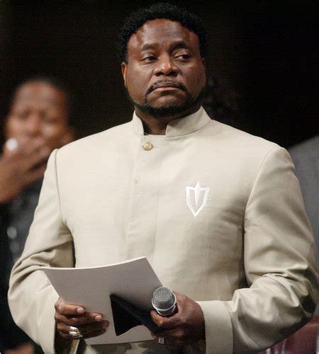 Bishop Eddie Long From Pulpit Rejects Sex Claims The New York Times