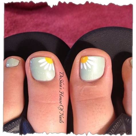 Easy Toe Nail Flower Designs