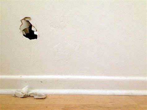 How to fix holes drywall. How to fix a hole in drywall - 3 methods | HireRush Blog