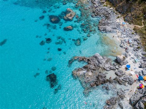 .galiziano georgiano giapponese greco hindi indonesiano inglese italiano kazako kyrgyzstani latino lettone lituania malese norvegese traduzione «sottomarino». Paradiso Del Sottomarino, Spiaggia Con Il Promontorio Che ...