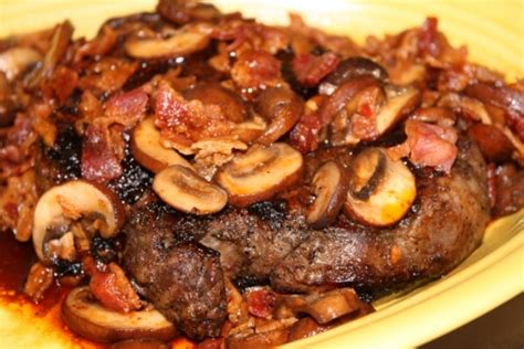 We also discuss how to buy, select and prepare each, and how to cook them. T-Bone Steak With Bacon-Mushroom Sauce Recipe - Genius Kitchen