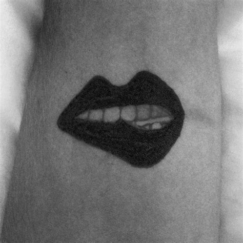 Lip Biting Tattoo Simple Black And White Tattoo White Tattoo Lip Biting Tattoos