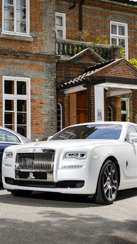 Biały Rolls Royce Wraith Tapeta Na Telefon