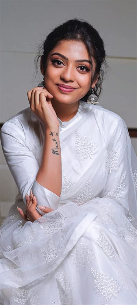 Varsha Bollamma Hd Wallpaper In 2020 Beautiful Indian Actress Most