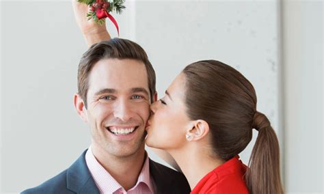 Office Christmas Party 39 Percent Of Workers Will Get Intimate Hr Departments Very Badly