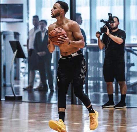 StephenCurry Works Out In Manila Part Of The Asia 2018 Under Armour