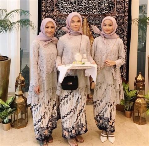 Si neng sexi baju transparan putih lagi tinggi pinggin ikut di goyang. Inspiration Model Baju Seragam Keluarga Untuk Perkawinan ...