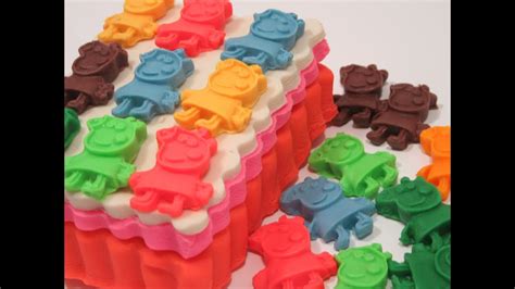 Place the bricks and other objects together in the correct order to build up your new house. Play Doh Peppa Pig Cake Clay Peppa Pig Fun! Learn videos ...