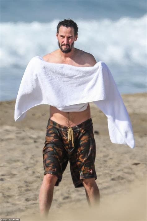 Exclusive Keanu Reeves Shows Off His Trim Physique At 56 In 2021 Keanu Reeves Shirtless