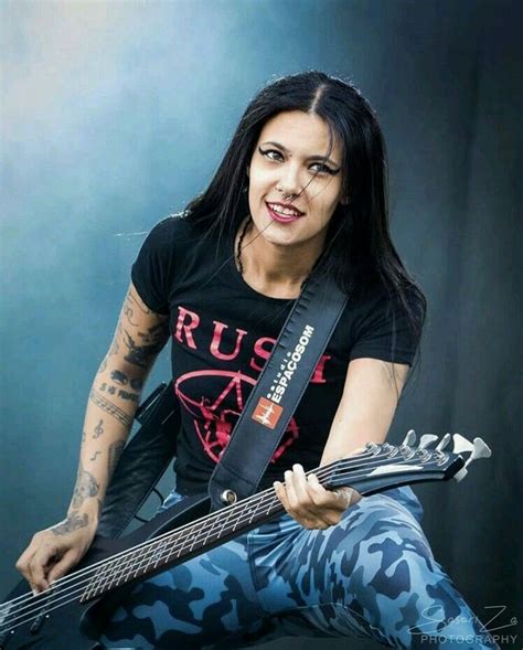 Lira Fernanda In 2021 Heavy Metal Girl Metal Girl Heavy Metal Rock