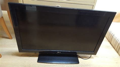 37 Lg Flat Screen Television With Remote Model 37ld450 In