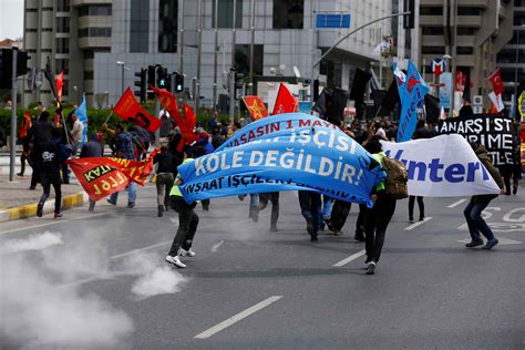 Police Fire Tear Gas To Disperse May Day Protesters In Istanbul Cgtn