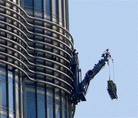 Burj Khalifa Cleaning Leaning Tower Of Pisa Leaning Tower Window Cleaner