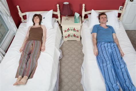 Adults Share Hilarious Photos Of Their Holiday Guest Beds Hot Topics