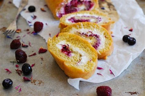 Glutenfri Rulltårta Med Hallon Utan Tillsatt Socker Baka Sockerfritt Rulltårta Mat Recept