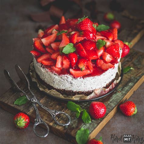 We did not find results for: Erdbeer Stracciatella Muttertags Torte - HerdmitHerz