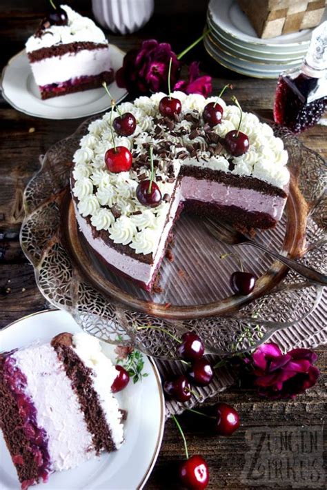 Die flüssige butter dazugießen und alles zu streuseln verkneten. Schwarzwälder Kirsch-Käsesahnetorte in 2020 | Kuchen und ...