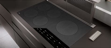 Wolf 36 Contemporary Induction Cooktop Ci365cb