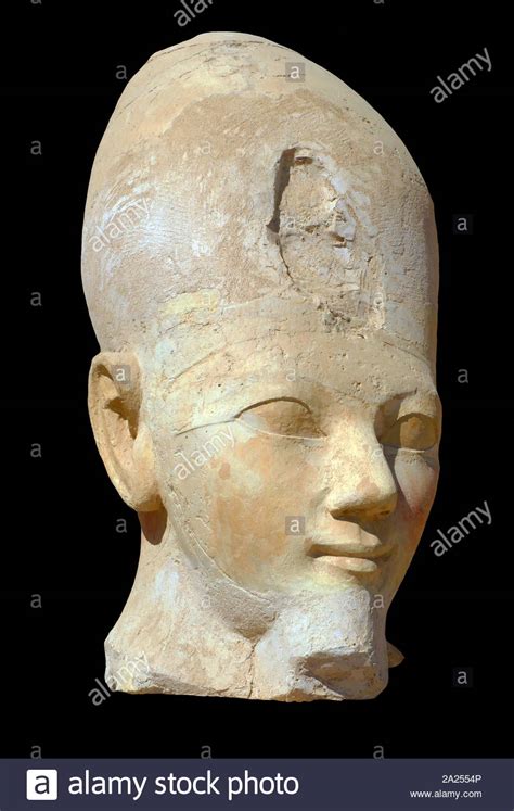 statue of queen hatshepsut at deir el bahari mortuary temple and tomb near luxor egypt