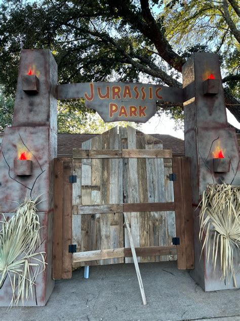 Jurassic Park House Comes Alive For Halloween In North Austin